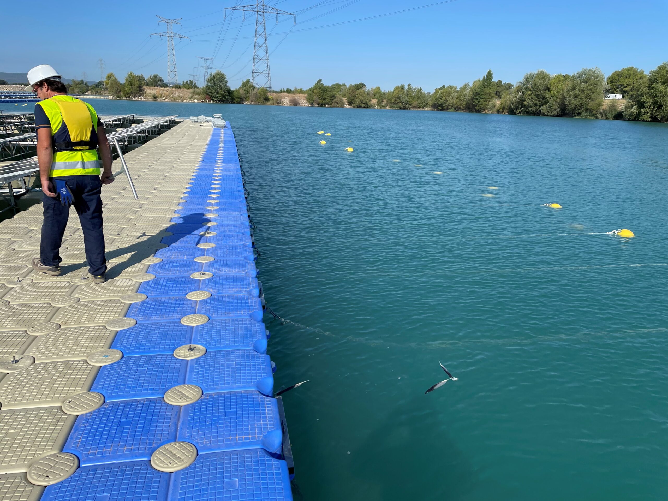 Floating System with worker brazil